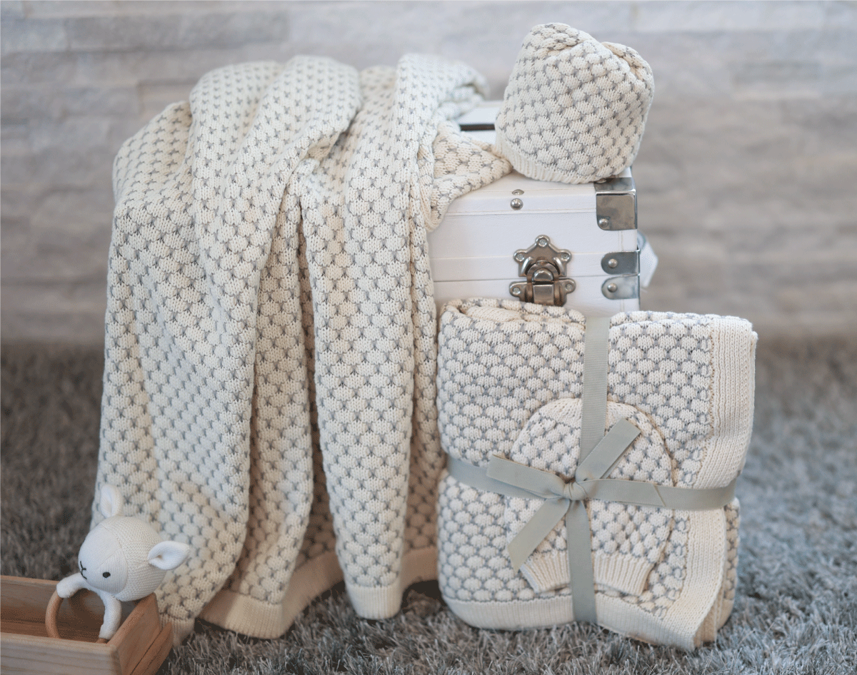 Snuggle Knitted Baby Blanket Beanie Set – Darzzi
